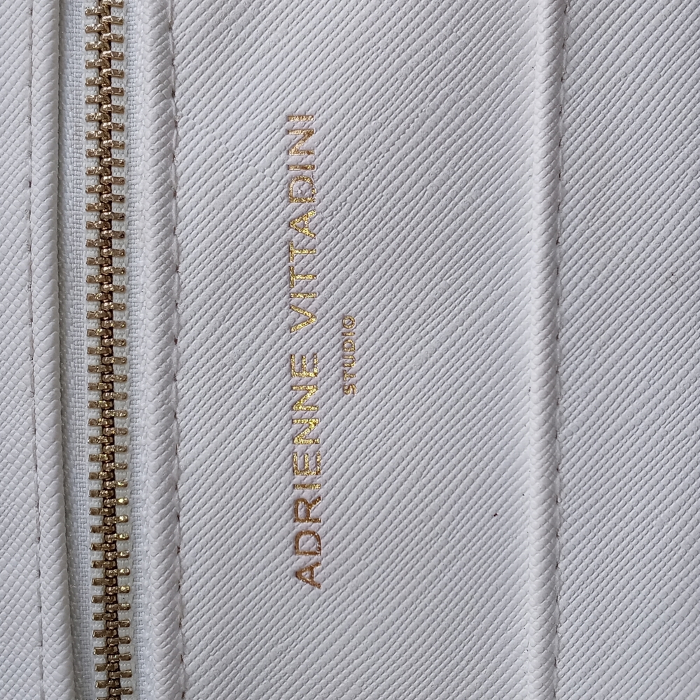 ADRIENNE VITTADINI WRISTLET/CLUTCH - Picture 2 of 7